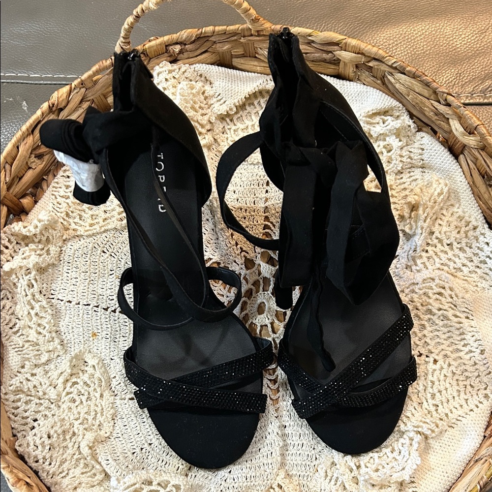 Torrid Black suede Strappy Women's Sandals. 4” block heel. Size 10.5”. NWOT